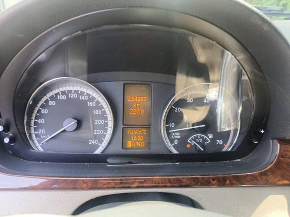 [上海·沪A] 二手奔驰唯雅诺2013款 3.0L 领航版