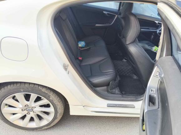 [南通·苏F] 二手沃尔沃沃尔沃S602015款 S60L 2.0T 智远版