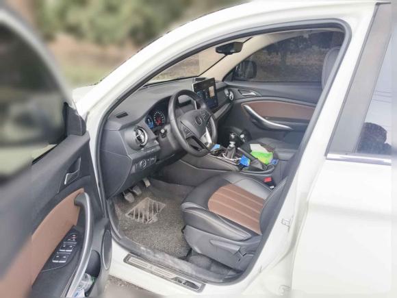 [上海·沪C] 二手比亚迪宋2019款 1.5TI 手动智联越动型