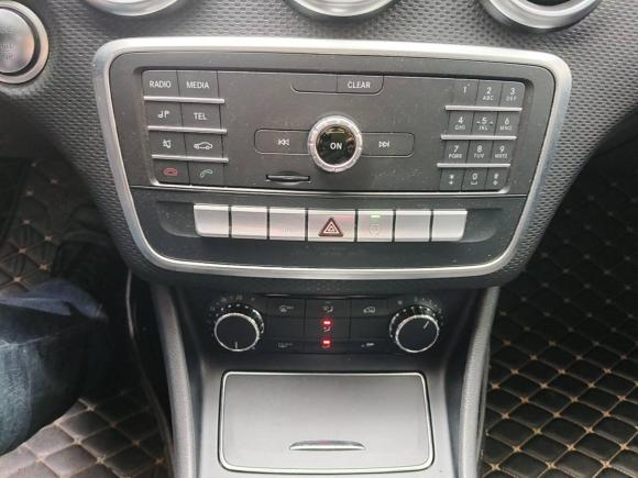 [上海·沪C] 二手奔驰奔驰A级2017款 A 180