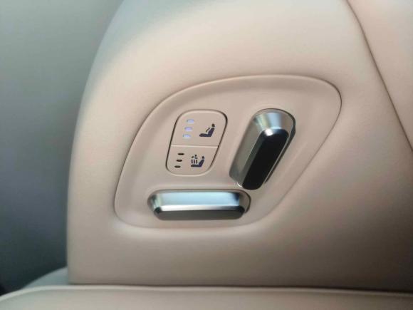 [上海·津A] 二手理想汽车理想MEGA2024款 Ultra