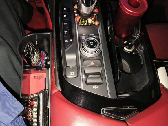 [上海·沪B] 二手玛莎拉蒂Levante2016款 3.0T 标准型