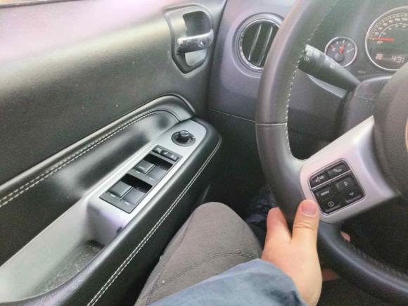 [南通·皖C] 二手Jeep指南者2014款 改款 2.4L 四驱舒适版