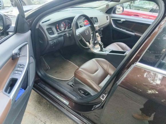 [上海·浙B] 二手沃尔沃沃尔沃S60插电式混动2015款 S60L E驱混动 T6智驭版