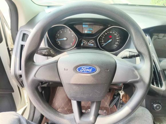 [西安·陕A] 二手福特福克斯2015款 两厢 1.6L 自动舒适型