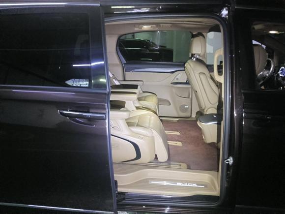 [上海·沪B] 二手别克别克GL82021款 ES陆尊 653T 旗舰型