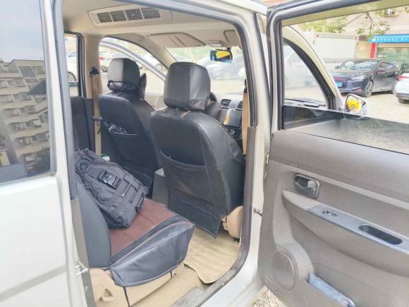 [广州·桂M] 二手五菱汽车五菱宏光2014款 1.5L S标准型