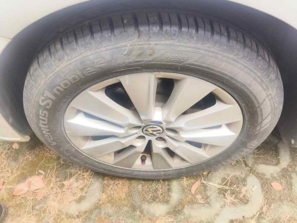 [上海·苏E] 二手大众朗逸2013款 1.6L 自动舒适版