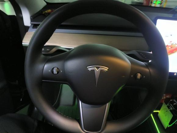 [广州·粤B] 二手特斯拉Model Y2021款 标准续航后驱版