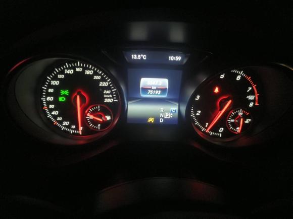 [上海·沪D] 二手奔驰奔驰GLA2018款 GLA 200 动感型