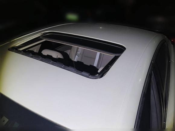 [成都·川A] 二手标致标致5082011款 2.3L 自动旗舰版