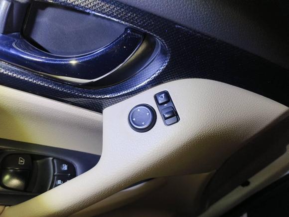 [深圳·粤B] 二手日产奇骏2014款 2.5L CVT豪华版 4WD