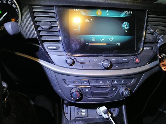 [上海·沪B] 二手别克威朗2015款 三厢 20T 双离合精英型