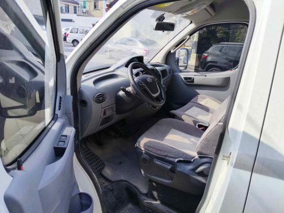 [无锡·苏B] 二手大通新途V802023款 2.0T 手动经典傲运通短轴中顶5/6座