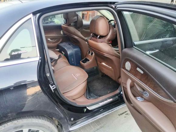 [上海·沪A] 二手奔驰奔驰E级新能源2022款 改款三 E 350 e L 插电式混合动力轿车