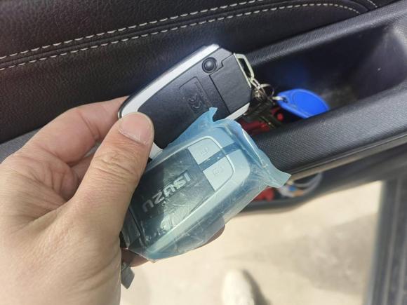 [上海·沪B] 二手五十铃mu-X牧游侠2015款 3.0T 四驱自动尊享型 7座