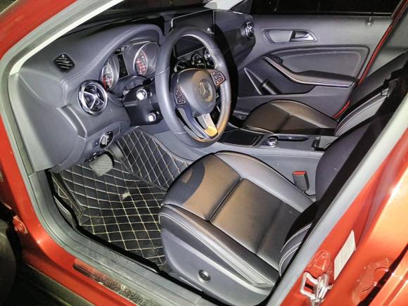 [深圳·粤B] 二手奔驰奔驰GLA2018款 GLA 200 时尚型