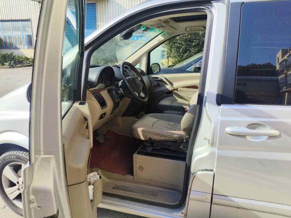 [上海·沪L] 二手奔驰唯雅诺2010款 2.5L 尊贵版