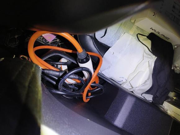 [深圳·粤B] 二手宝骏宝骏KiWi EV2023款 智潮版 三元锂