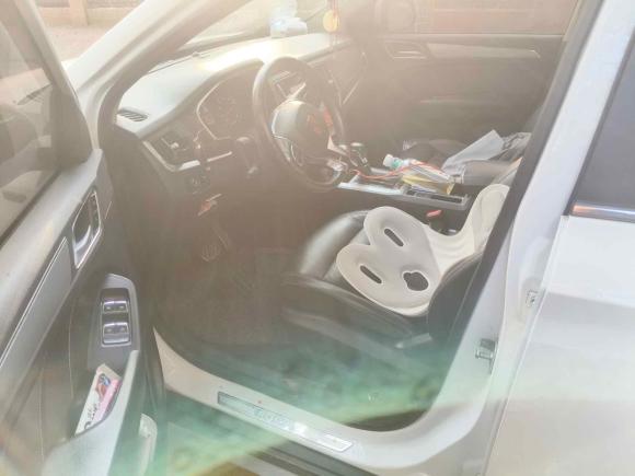 [武汉·鄂A] 二手荣威荣威RX52016款 20T 两驱自动互联网智享版