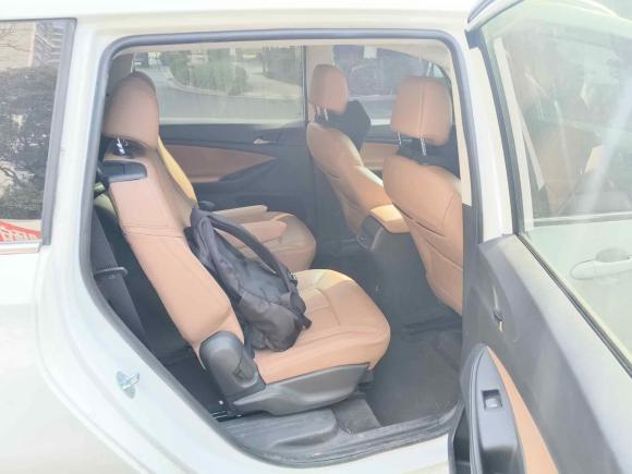 [上海·沪C] 二手别克别克GL62021款 323T 轻混动互联豪华型