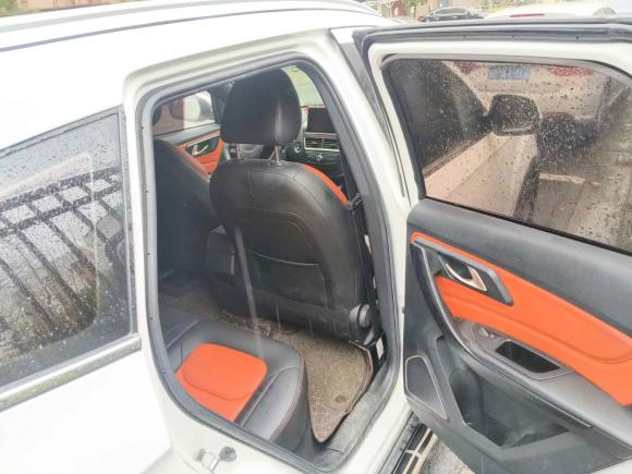 [上海·陕G] 二手奔腾奔腾X402017款 1.6L 自动尊享型