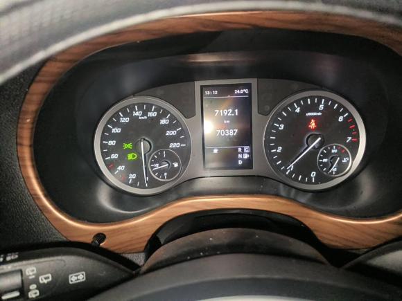 [上海·沪J] 二手奔驰威霆2021款 2.0T 精英版 9座