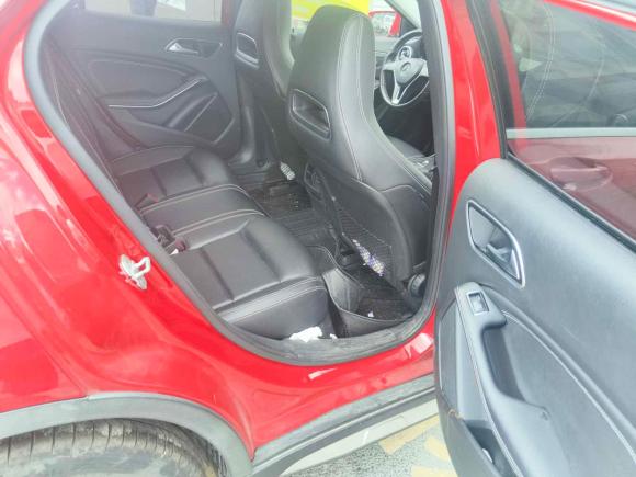 [上海·沪D] 二手奔驰奔驰GLA2016款 GLA 200 时尚型