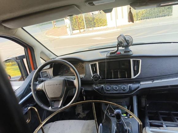 [嘉兴·浙A] 二手东风风行菱智2022款 V3 1.6L 基本型 2座