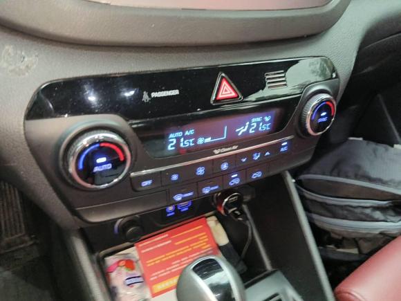 [深圳·粤B] 二手现代途胜2015款 1.6T 双离合两驱领先型