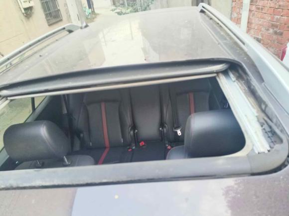 [成都·川A] 二手比亚迪比亚迪S72015款 2.0T 自动旗舰型