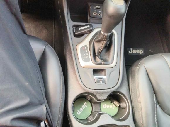 [广州·粤A] 二手Jeep自由光2016款 2.4L 领先版