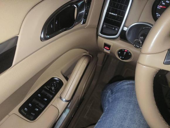 [广州·粤A] 二手保时捷Cayenne2014款 Cayenne Platinum Edition 3.0T