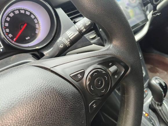 [武汉·鄂S] 二手别克威朗2016款 两厢 15S 自动进取型