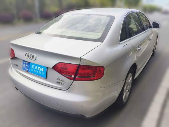 [苏州·苏E] 二手奥迪奥迪A4L2010款 2.0 TFSI 标准型