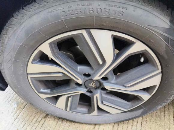 [上海·沪A] 二手哪吒汽车哪吒U2022款 智500 磷酸铁锂