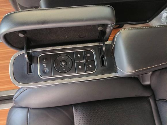 [青岛·鲁U] 二手广汽传祺传祺M82021款 领秀系列 390T 至尊版