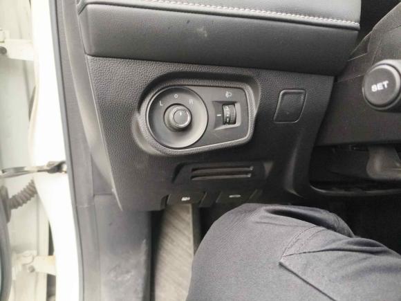 [上海·沪C] 二手荣威荣威i52019款 1.5L 自动4G互联朗豪版