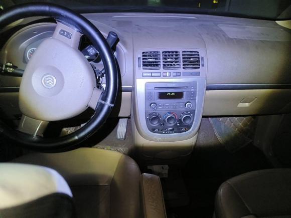 [济南·鲁A] 二手别克别克GL82011款 2.4L LT行政版