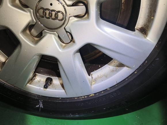 [无锡·苏E] 二手奥迪奥迪A4L2010款 2.0 TFSI 标准型