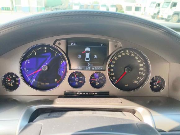 [青岛·鲁B] 二手大众辉腾2011款 3.6L V6 4座加长Individual版