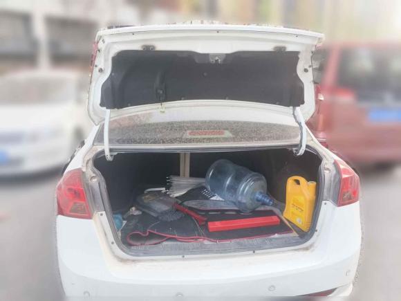 [西安·陕U] 二手别克凯越2015款 1.5L 自动经典型