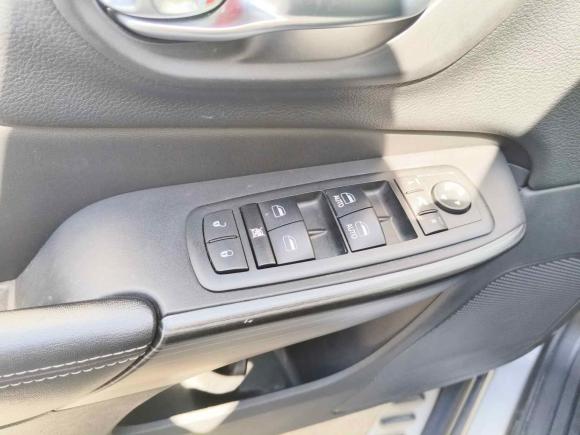 [深圳·粤B] 二手Jeep自由光2016款 2.4L 领先版