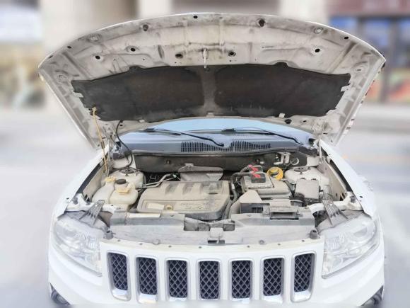 [青岛·鲁B] 二手Jeep指南者2011款 2.4L 四驱舒适版