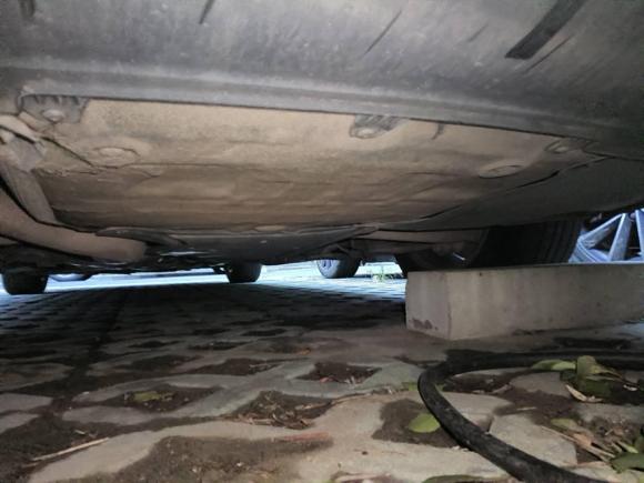 [上海·赣E] 二手奥迪奥迪A4L2015款 35 TFSI 自动标准型