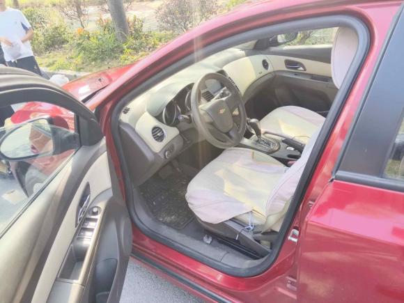 [佛山·粤C] 二手雪佛兰科鲁兹2015款 1.5L 经典 SE AT