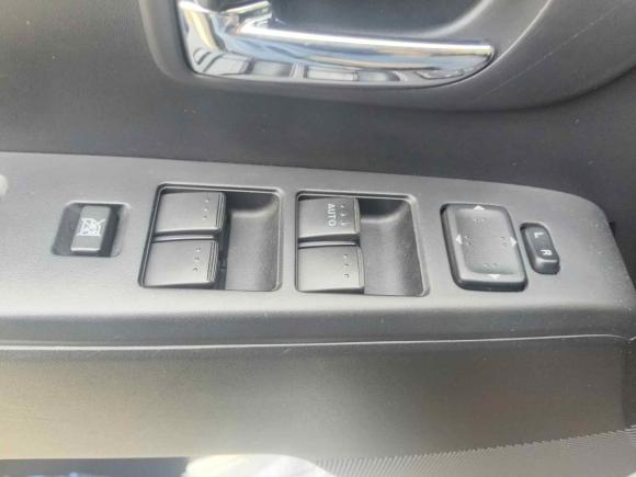 [苏州·苏E] 二手马自达马自达52011款 2.0L 自动豪华型