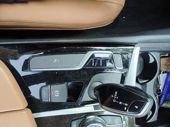 [广州·粤A] 二手宝马宝马5系2018款 528Li 上市特别版