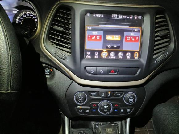 [南通·苏F] 二手Jeep自由光2016款 2.4L 优越版