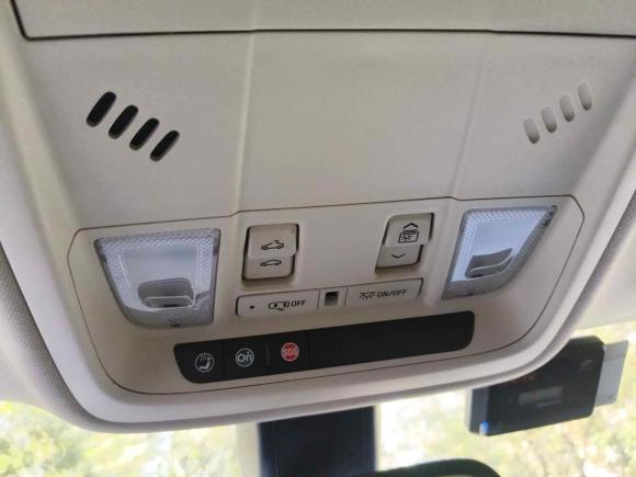 [武汉·鄂A] 二手凯迪拉克凯迪拉克XT52016款 28T 四驱豪华型